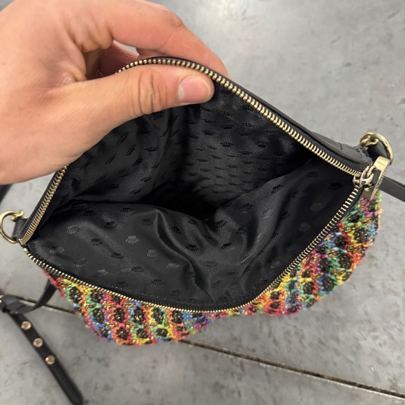 Juicy Couture Rainbow Knit Crossbody Shoulder Bag Black Leather Flap Gold Accent - Picture 4 of 6